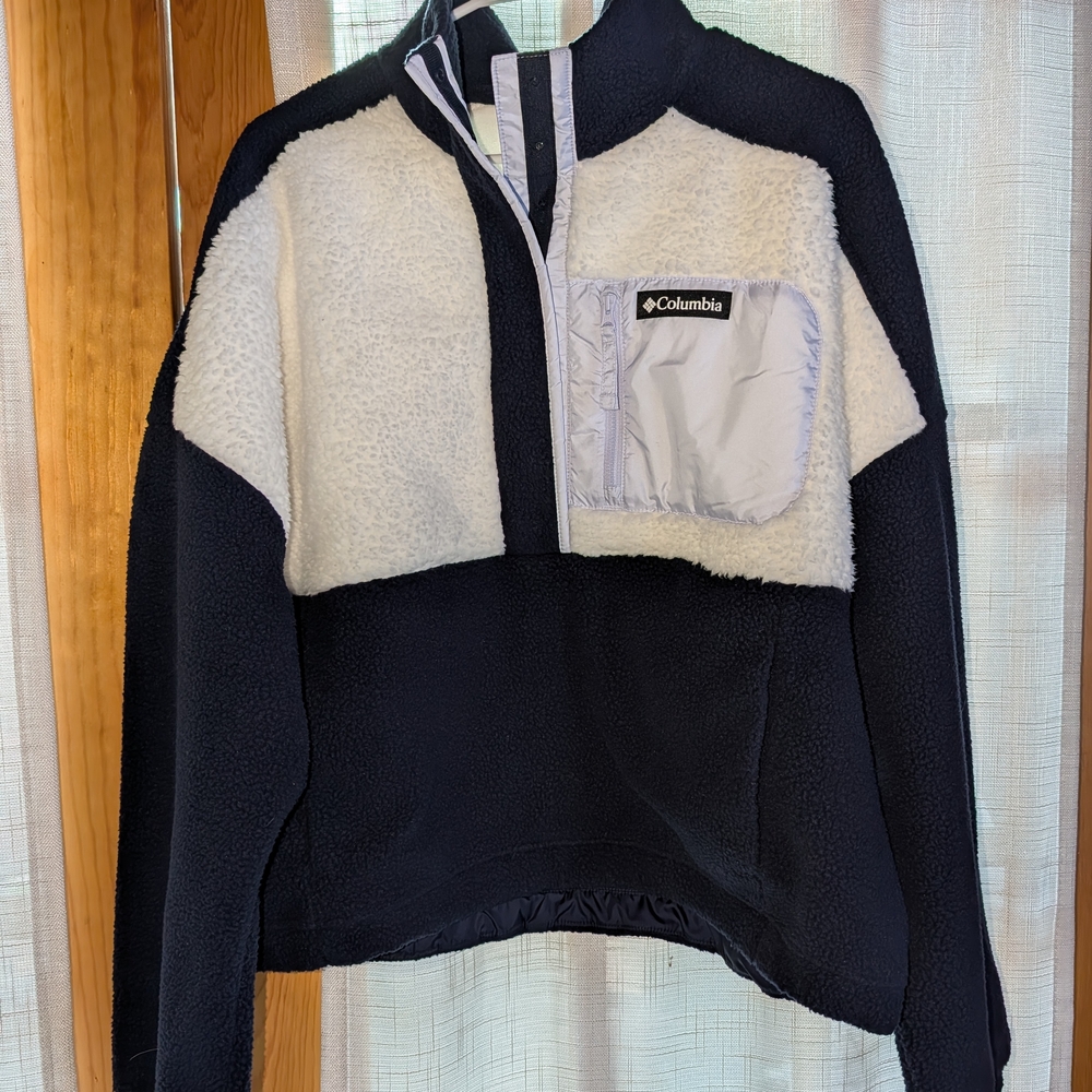 Columbia Blue and White Fleece Pullover